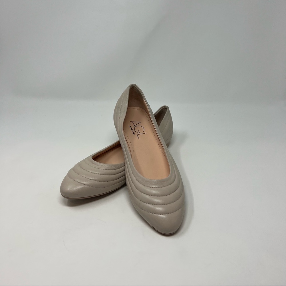 AGL MIledy Cream Leather Quilted Flats Shoes Women Size 7 Work Travel Minimalist